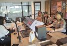 Jelang Sura Agung, Satbinmas Polres Gresik Memakai Udeng Ajak Warga Jogo Gresik tetap Kondusif